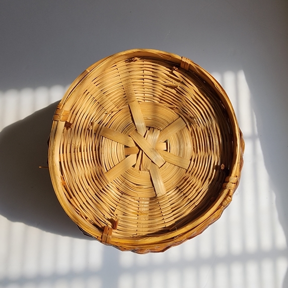 Large Vtg wicker planter basket - Picture 8 of 8